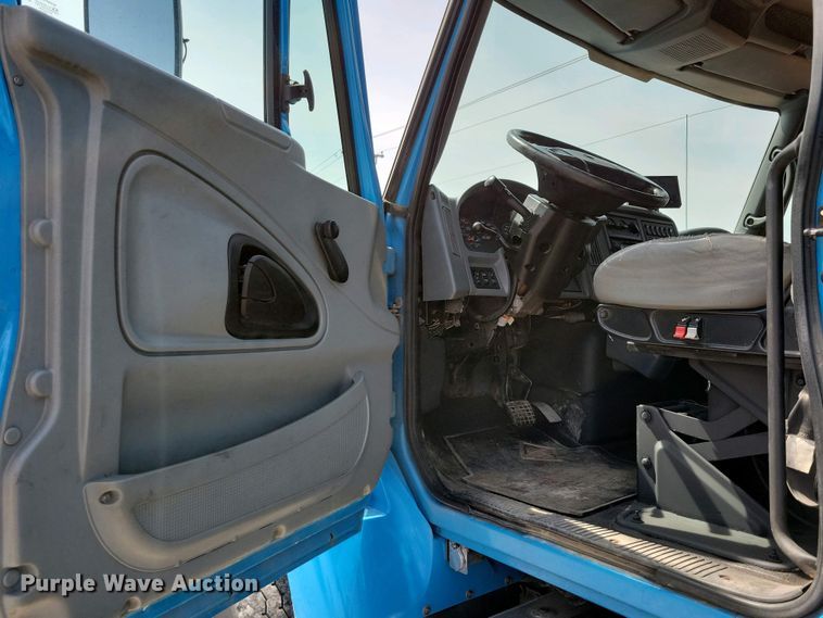 image for item NV9773 2006 International 7400 dump truck