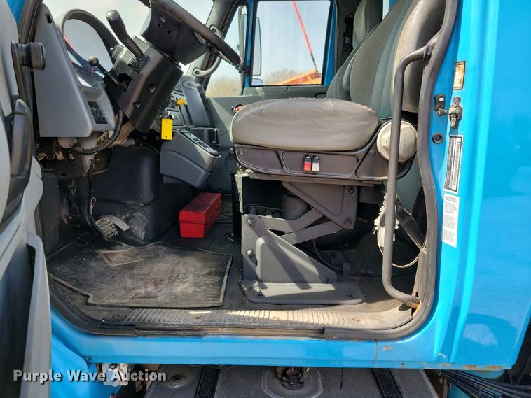 image for item NV9773 2006 International 7400 dump truck