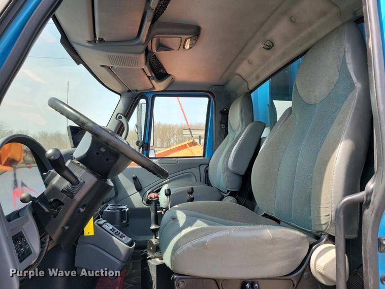 image for item NV9773 2006 International 7400 dump truck