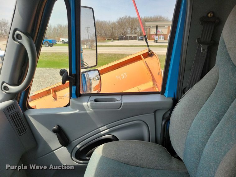 image for item NV9773 2006 International 7400 dump truck