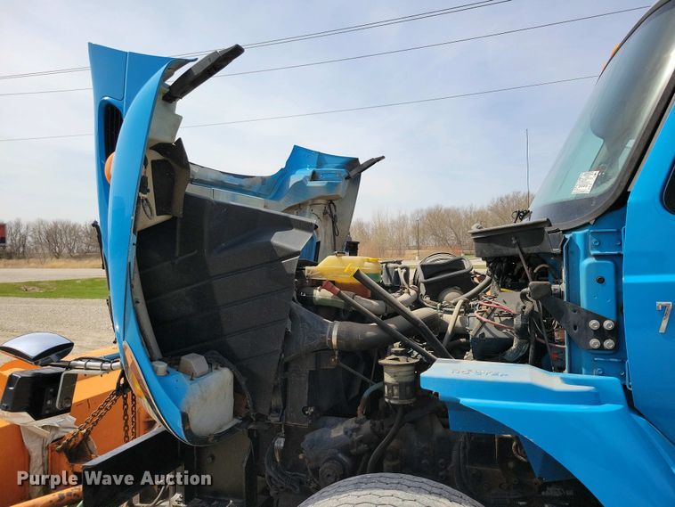 image for item NV9773 2006 International 7400 dump truck