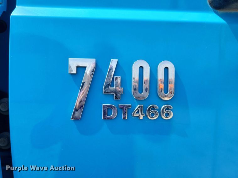 image for item NV9773 2006 International 7400 dump truck