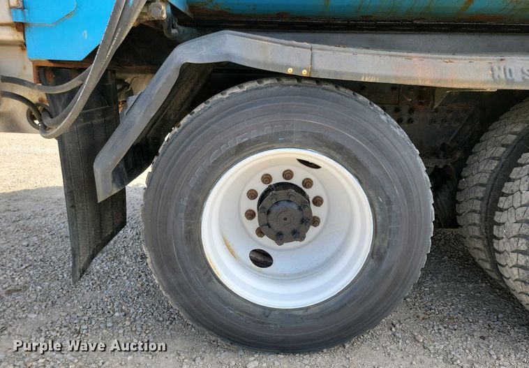 image for item NV9773 2006 International 7400 dump truck