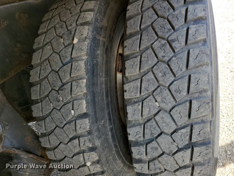 image for item NV9773 2006 International 7400 dump truck