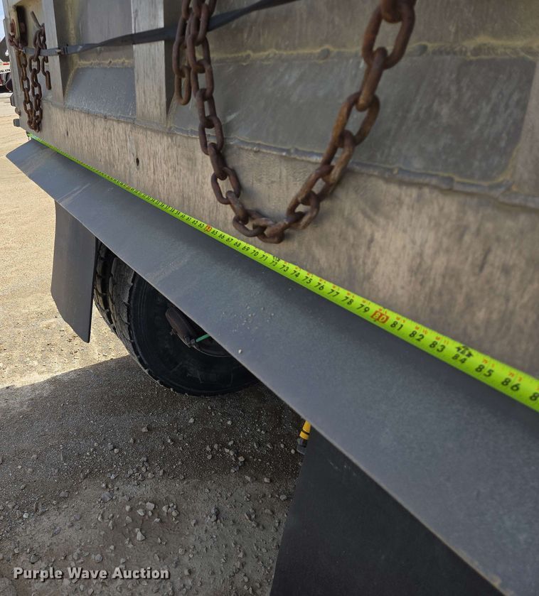 image for item NV9831 1995 Ford L8000 dump truck