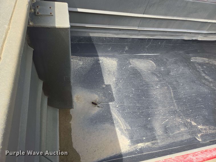 image for item NV9831 1995 Ford L8000 dump truck