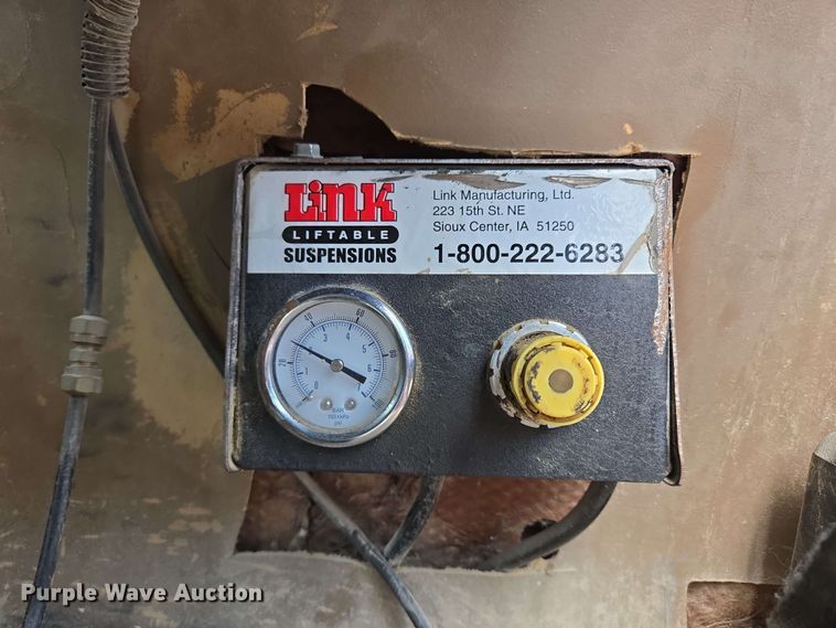 image for item NV9831 1995 Ford L8000 dump truck