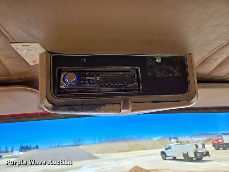 image for item NV9831 1995 Ford L8000 dump truck