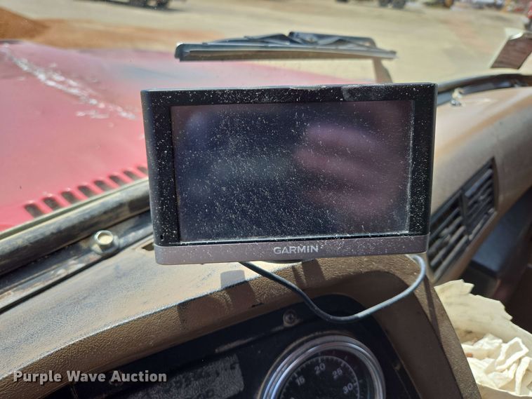 image for item NV9831 1995 Ford L8000 dump truck