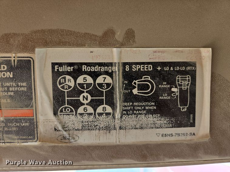 image for item NV9831 1995 Ford L8000 dump truck