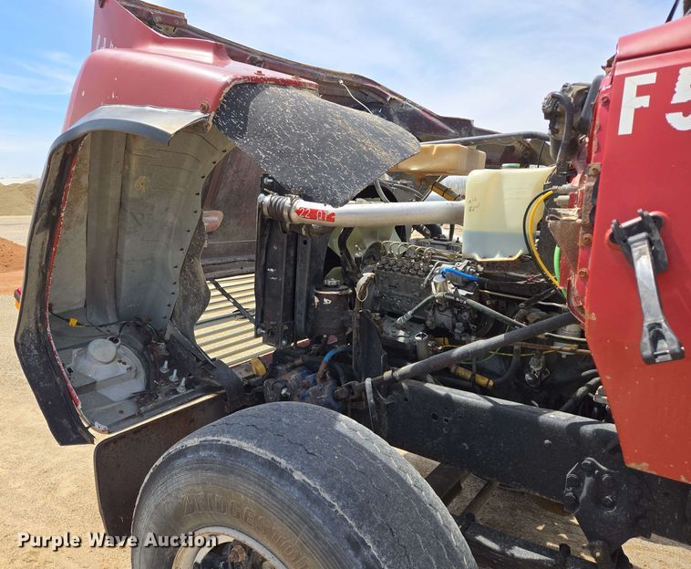 image for item NV9831 1995 Ford L8000 dump truck