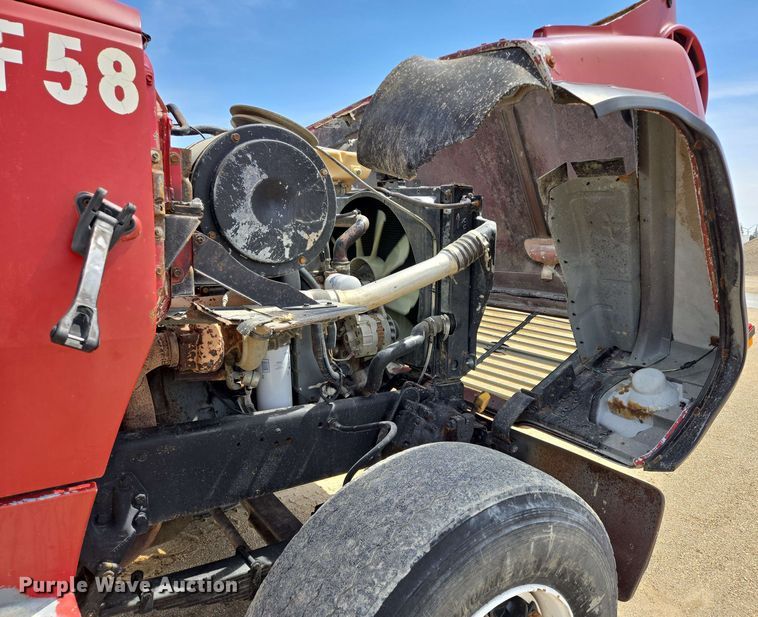 image for item NV9831 1995 Ford L8000 dump truck