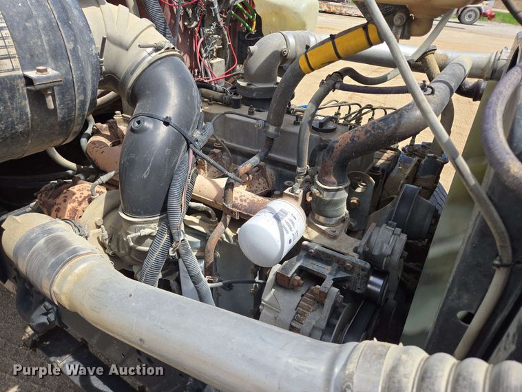 image for item NV9831 1995 Ford L8000 dump truck