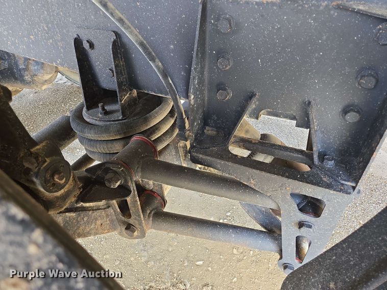 image for item NV9831 1995 Ford L8000 dump truck