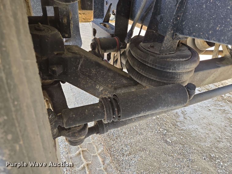 image for item NV9831 1995 Ford L8000 dump truck