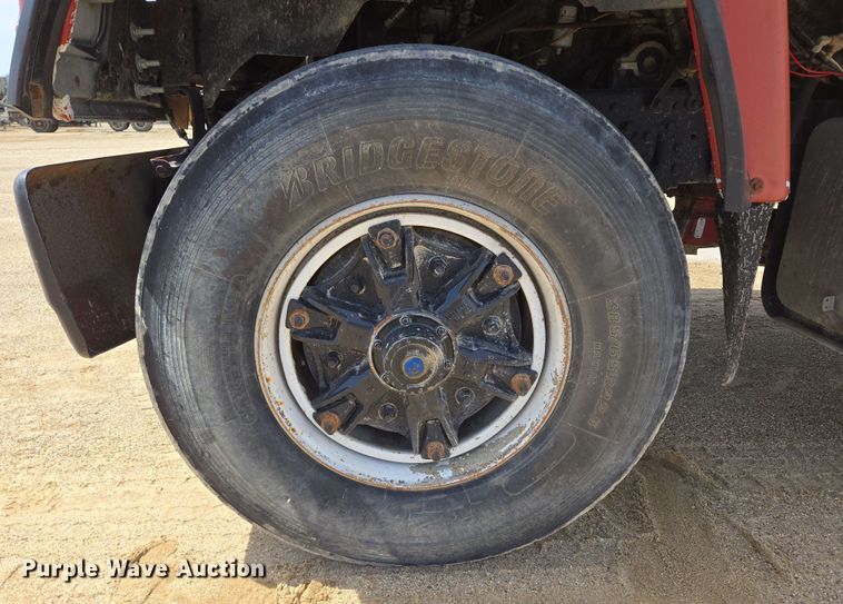 image for item NV9831 1995 Ford L8000 dump truck