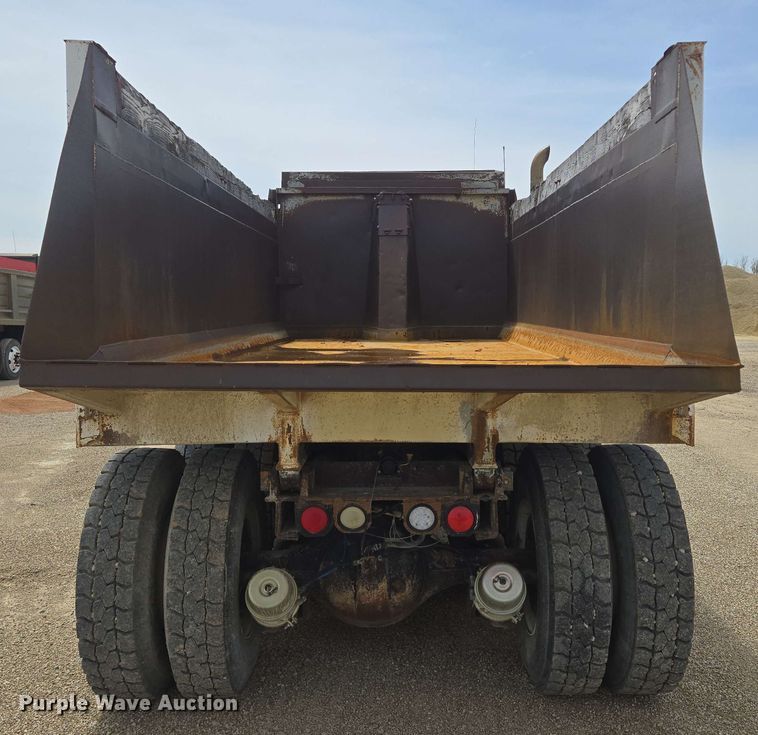 image for item NV9832 1980 White Auto Car dump truck