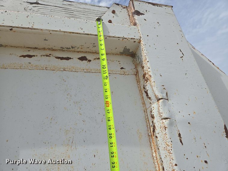 image for item NV9832 1980 White Auto Car dump truck