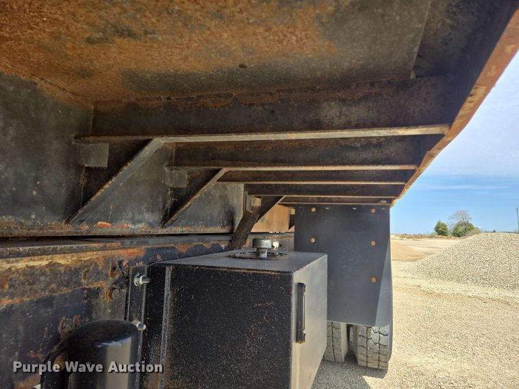 image for item NV9832 1980 White Auto Car dump truck