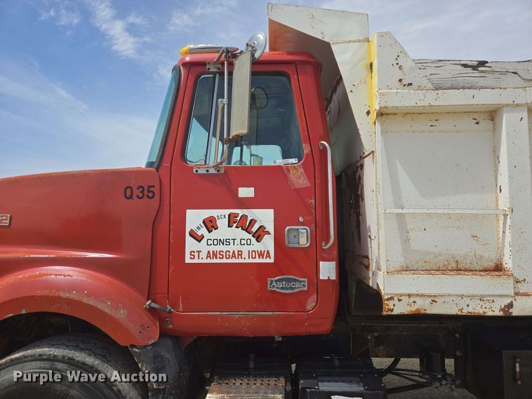 image for item NV9832 1980 White Auto Car dump truck