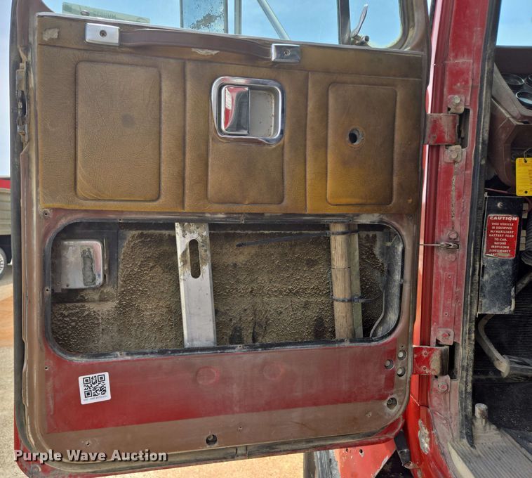 image for item NV9832 1980 White Auto Car dump truck