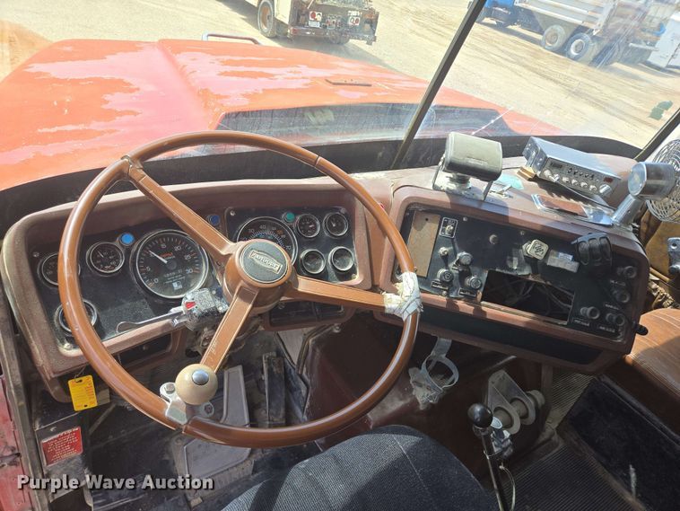 image for item NV9832 1980 White Auto Car dump truck