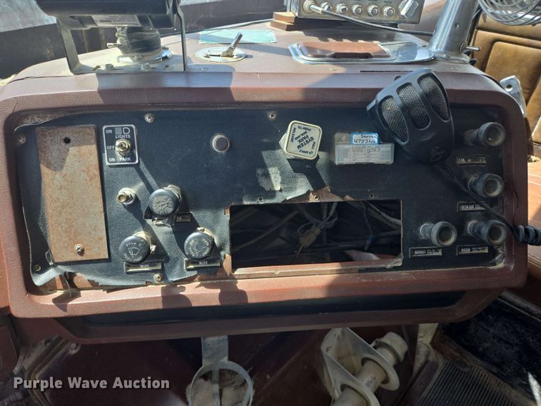 image for item NV9832 1980 White Auto Car dump truck