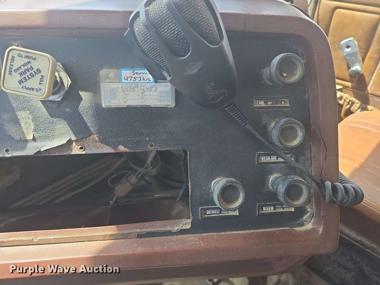 image for item NV9832 1980 White Auto Car dump truck