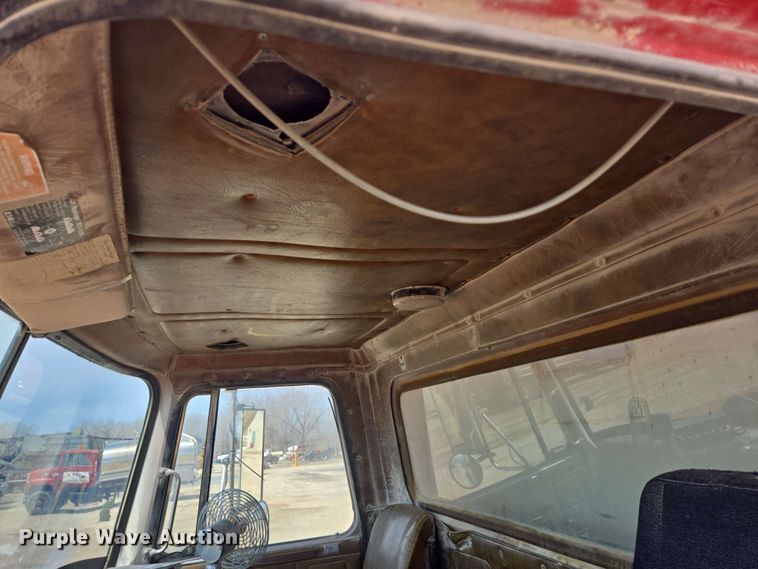 image for item NV9832 1980 White Auto Car dump truck