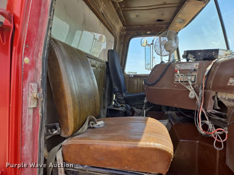 image for item NV9832 1980 White Auto Car dump truck