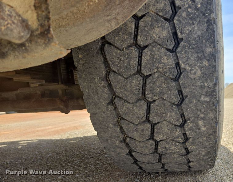 image for item NV9832 1980 White Auto Car dump truck