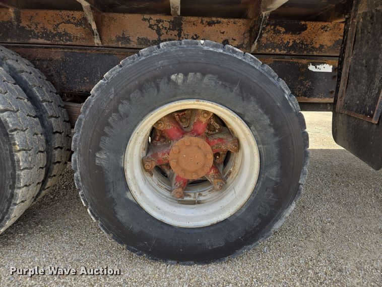 image for item NV9832 1980 White Auto Car dump truck