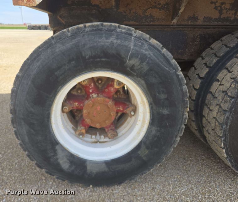 image for item NV9832 1980 White Auto Car dump truck