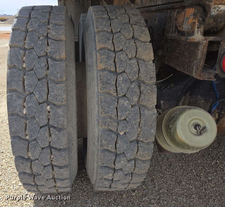 image for item NV9832 1980 White Auto Car dump truck