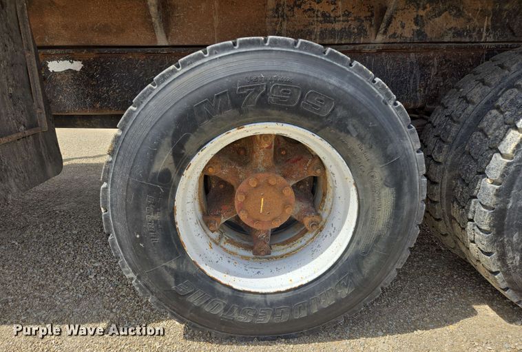 image for item NV9832 1980 White Auto Car dump truck