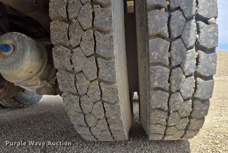 image for item NV9832 1980 White Auto Car dump truck