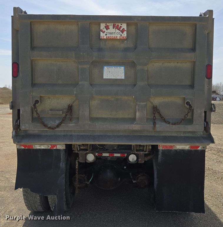 image for item NV9833 1995 Ford L8000 dump truck