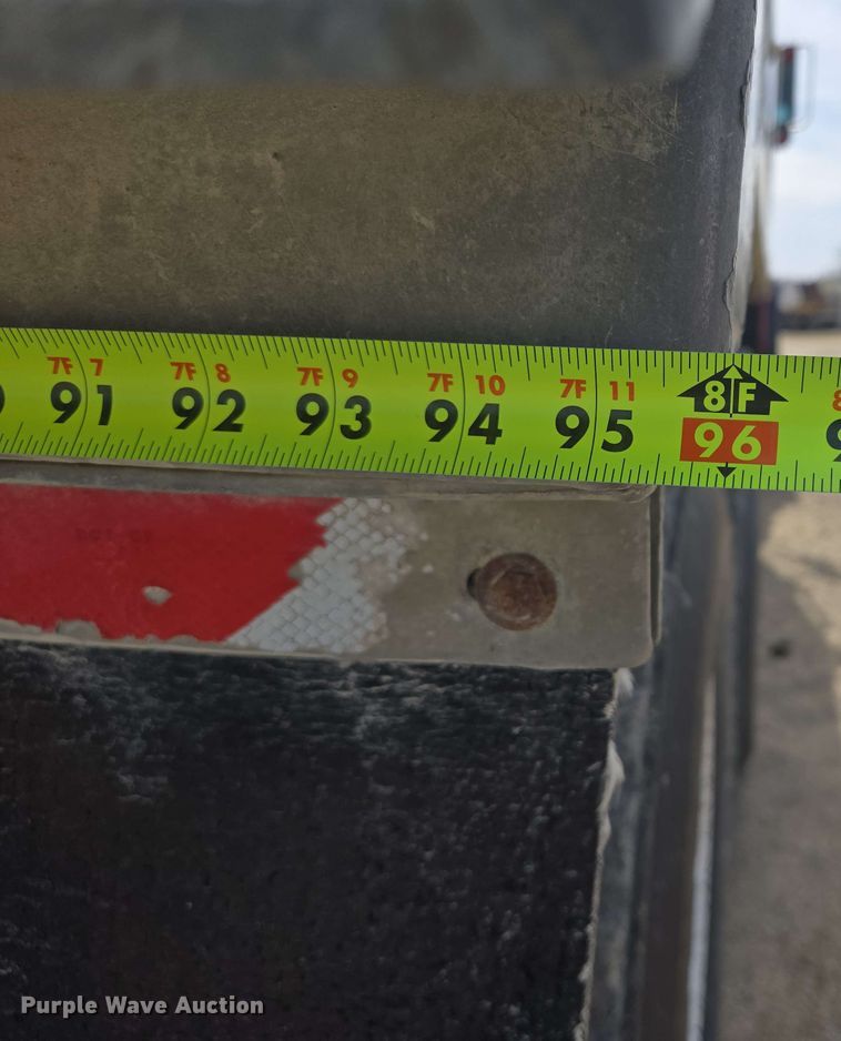 image for item NV9833 1995 Ford L8000 dump truck