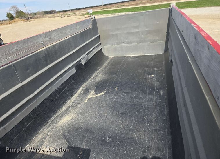 image for item NV9833 1995 Ford L8000 dump truck