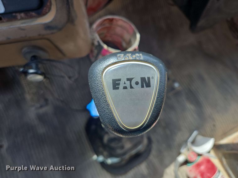 image for item NV9833 1995 Ford L8000 dump truck