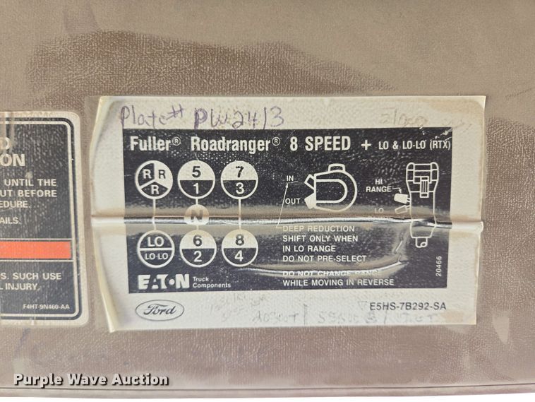 image for item NV9833 1995 Ford L8000 dump truck