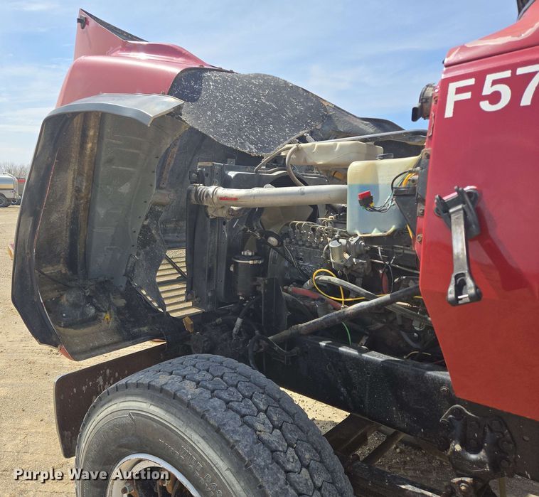 image for item NV9833 1995 Ford L8000 dump truck