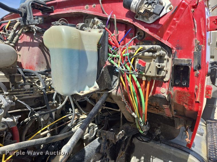 image for item NV9833 1995 Ford L8000 dump truck