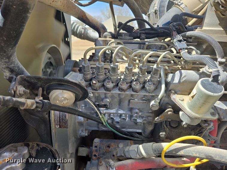 image for item NV9833 1995 Ford L8000 dump truck