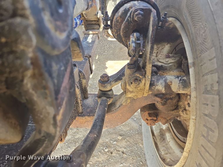 image for item NV9833 1995 Ford L8000 dump truck