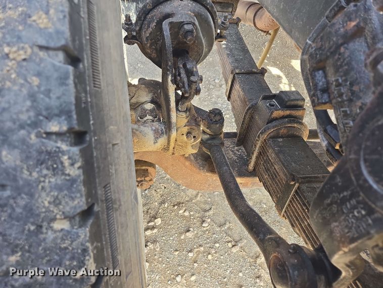 image for item NV9833 1995 Ford L8000 dump truck