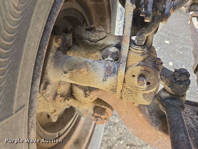 image for item NV9833 1995 Ford L8000 dump truck