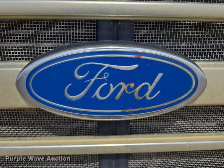 image for item NV9833 1995 Ford L8000 dump truck