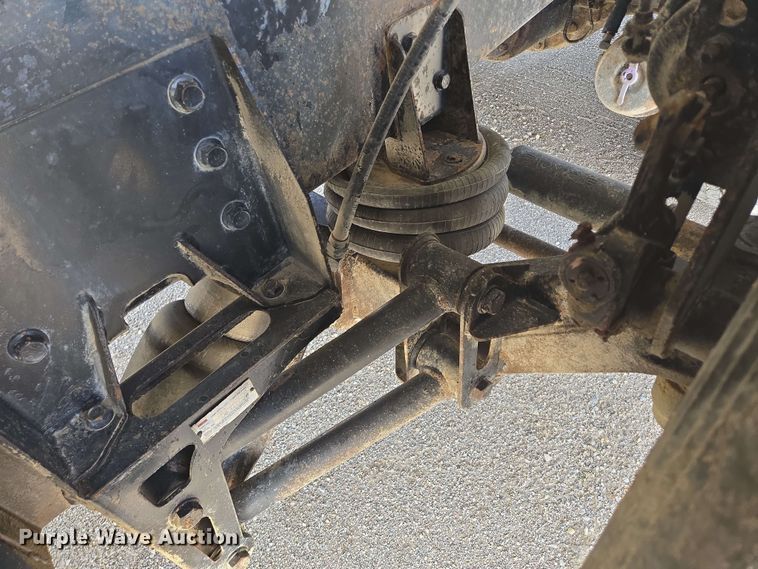 image for item NV9833 1995 Ford L8000 dump truck