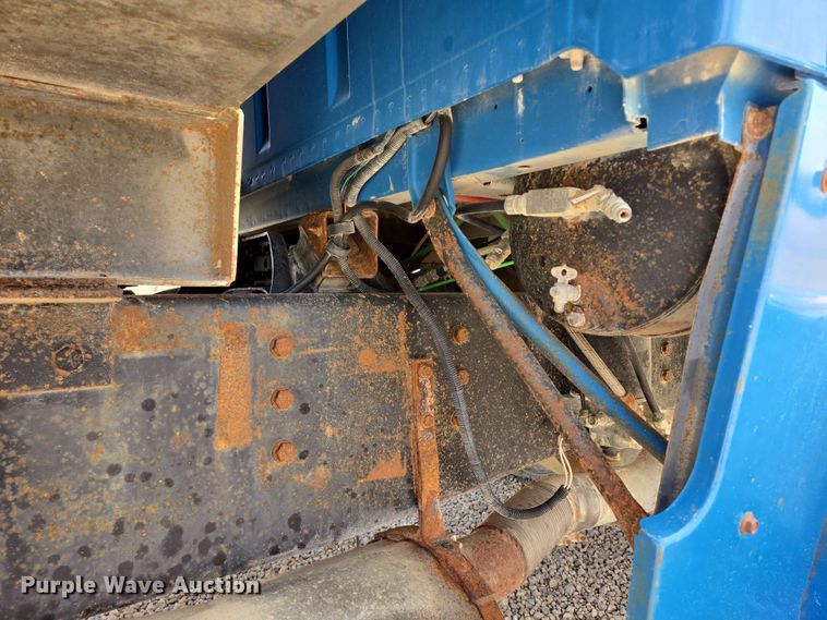 image for item NV9835 1991 Ford L9000 dump truck